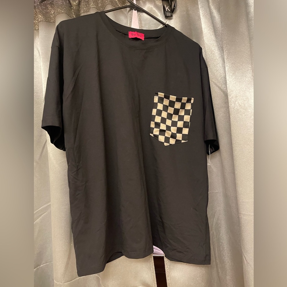 Black pocket women’s split back shirt